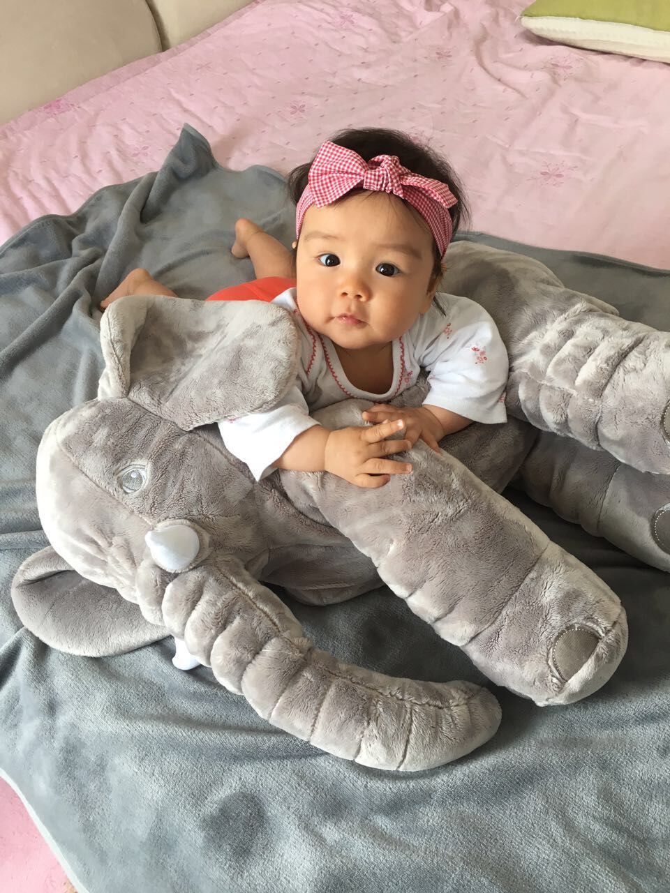 Idee Cadeau Co Coussin Peluche Geante Elephant Pour Bebe